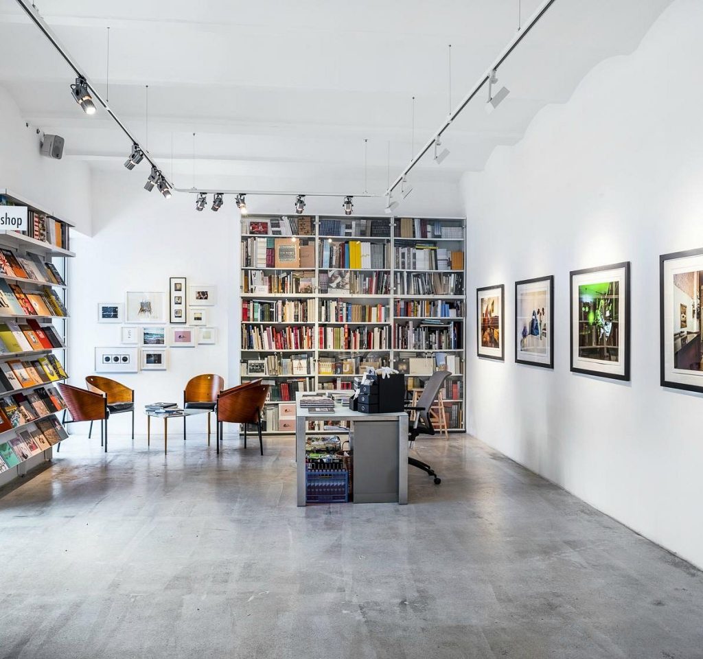 003_AnzenbergerGallery-Bookshop-1